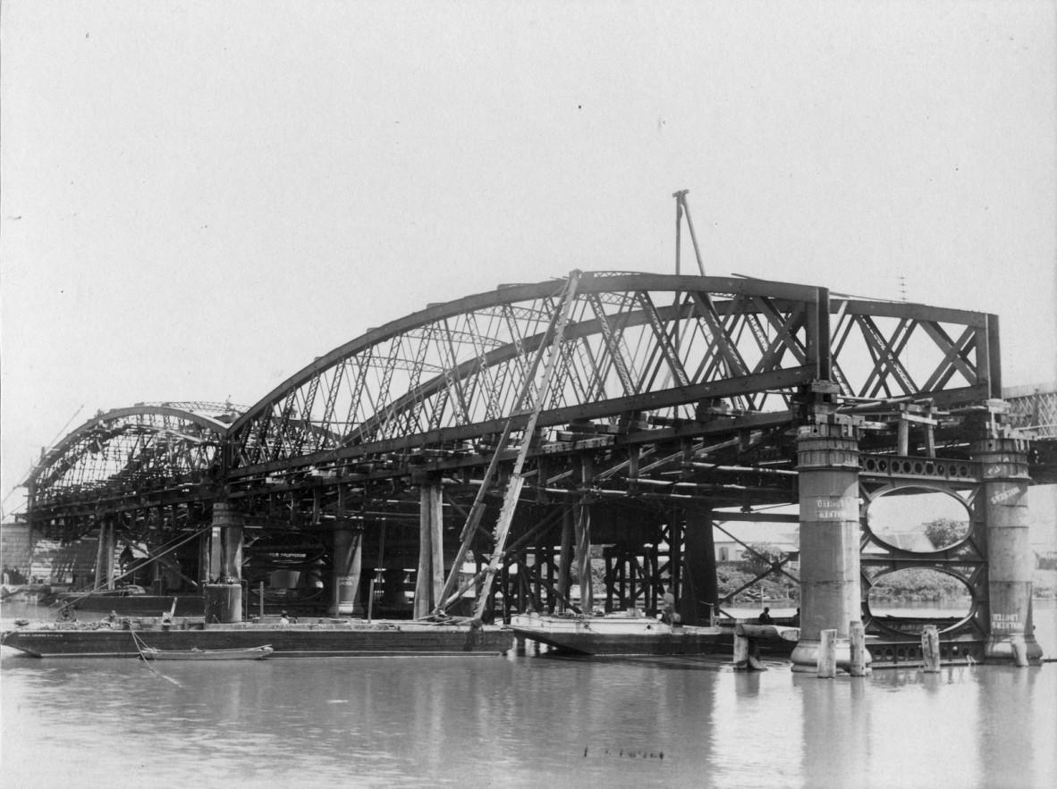 Construction work on the second permanent Victoria Bridge 1896