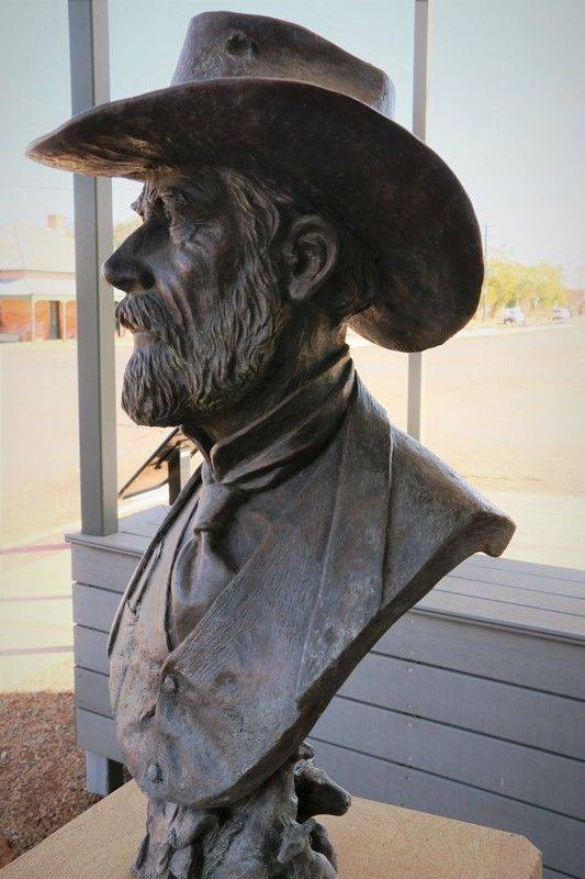 An image of the bronze sculpture of Vincent James Dowling, created by the artist William Eicholtz in 2011.