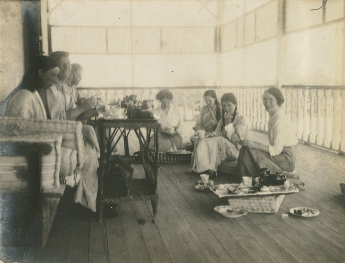 Group of women eating on verandah in Egypt ca 1915