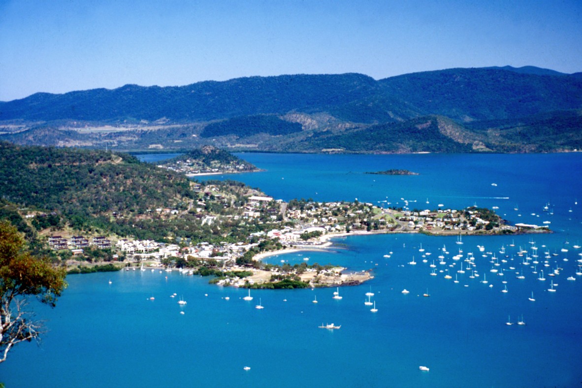 Aerial view of Airlie Beach 1985
