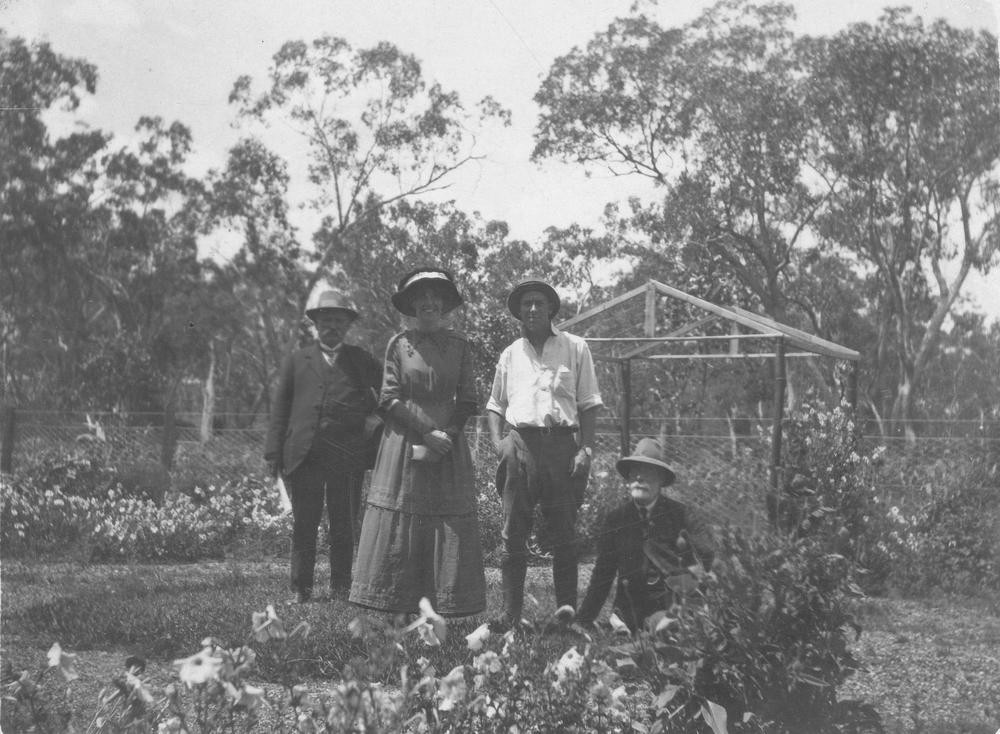 Dr. Jean White and staff at the Dulacca research station, ca 1913