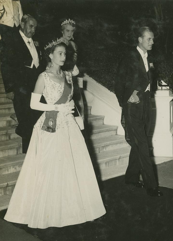 Queen Elizabeth on the stairs of Government House, Brisbane, 1954