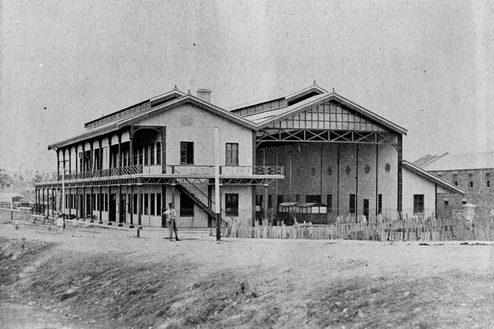 a large railway station in ipswich