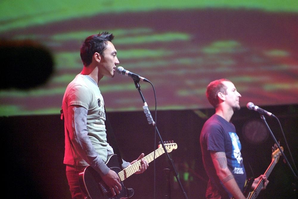 Quan Yeomans and Ben Ely of Regurgitator, Pig City Concert, Brisbane, July 2007. John Oxley Library, State Library of Queensland. Image 7336-0001-0302