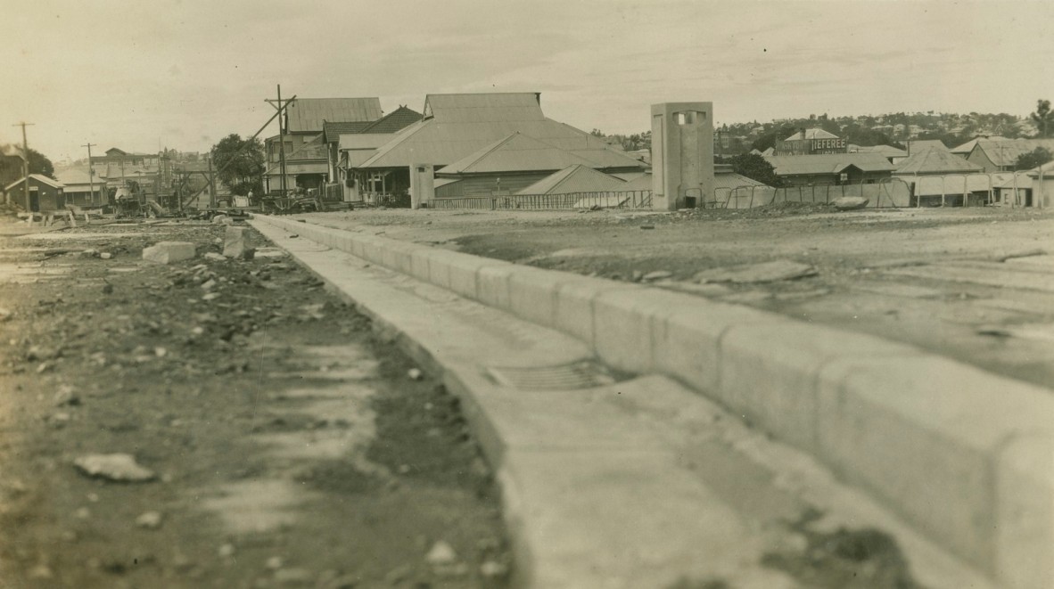 Construction of the road on the Grey Street Bridge ca1929