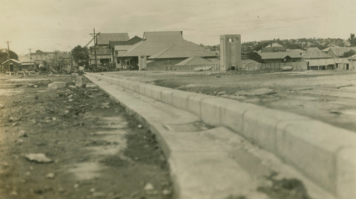 Construction of the road on the Grey Street Bridge, ca.1929.