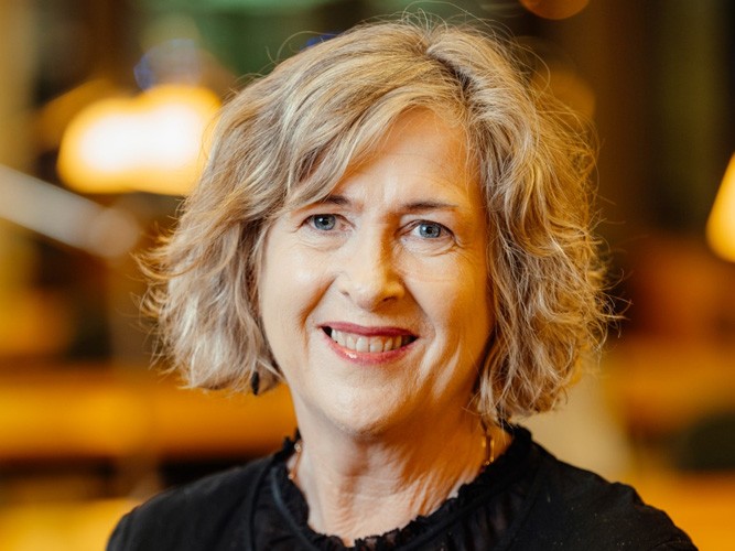 Vicki McDonald headshot