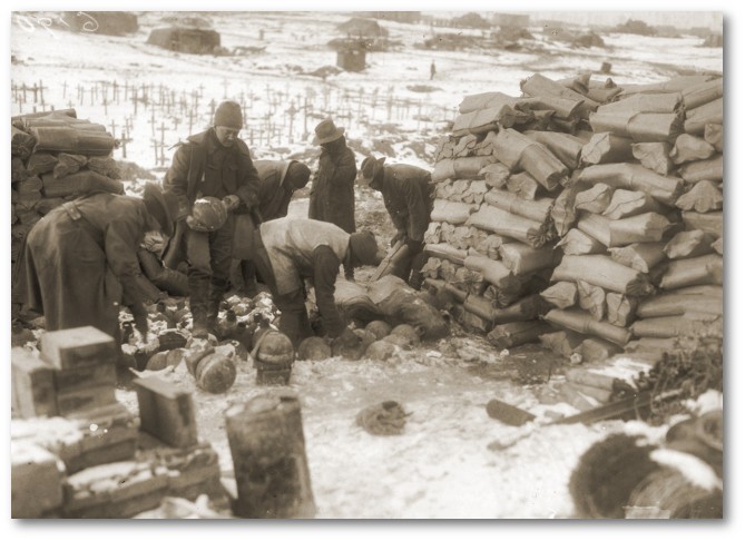 Australian soldiers, Longueval Road, 1917