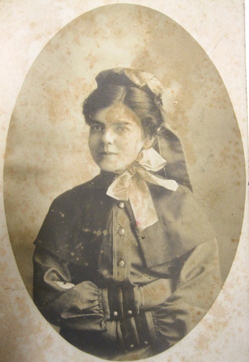 Portrait of Constance Keys in military uniform 1914