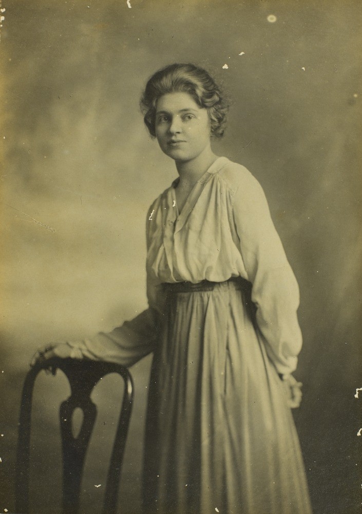 Standing portrait of Portia Jean Wheeler in London ca1914-1918